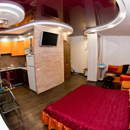 Затишна Квартирка Aparthotel Kremenciuk Exterior foto