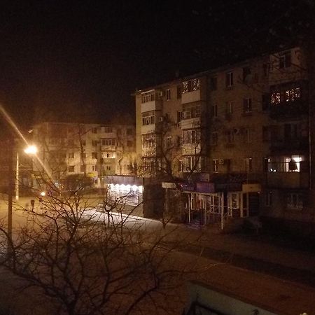 Затишна Квартирка Aparthotel Kremenciuk Exterior foto