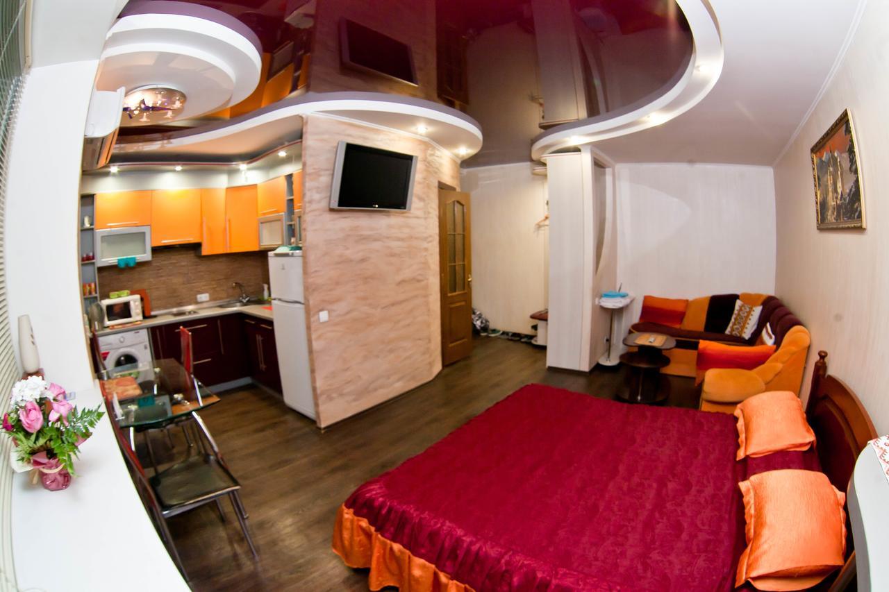 Затишна Квартирка Aparthotel Kremenciuk Exterior foto