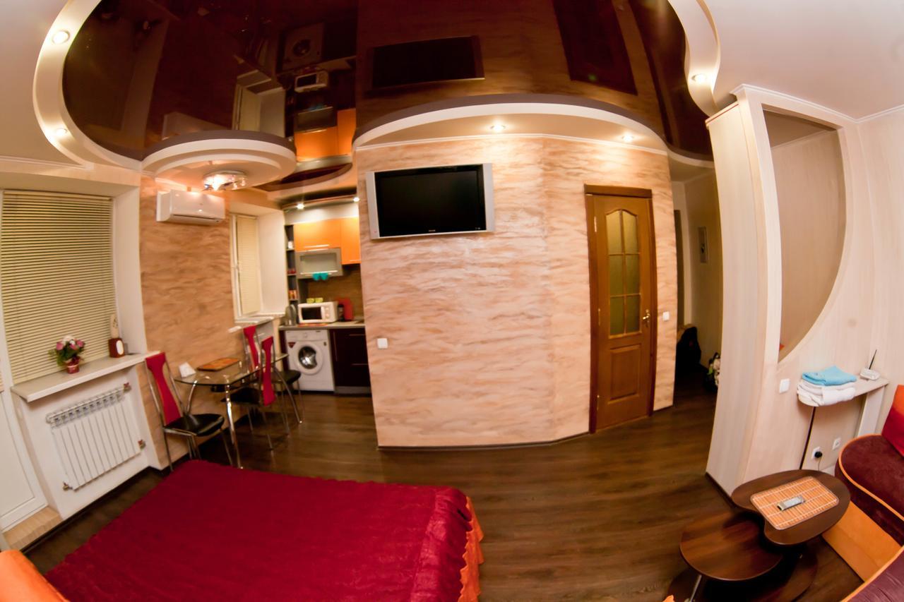 Затишна Квартирка Aparthotel Kremenciuk Exterior foto