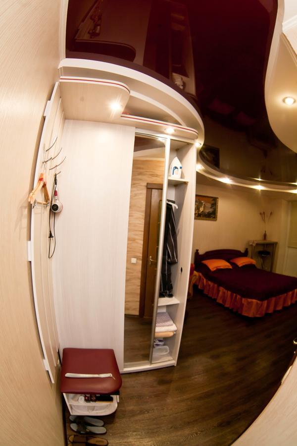 Затишна Квартирка Aparthotel Kremenciuk Exterior foto