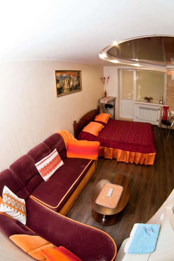 Затишна Квартирка Aparthotel Kremenciuk Exterior foto